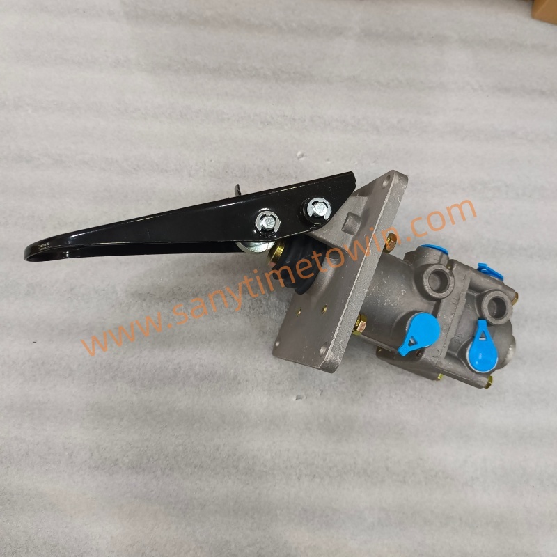 SEM Roller 520F/522F/ 526F Wheel Loader SEM636F/655F/655G genuine original spare parts W083700000B BRAKE FOOT VALVE - Image 4