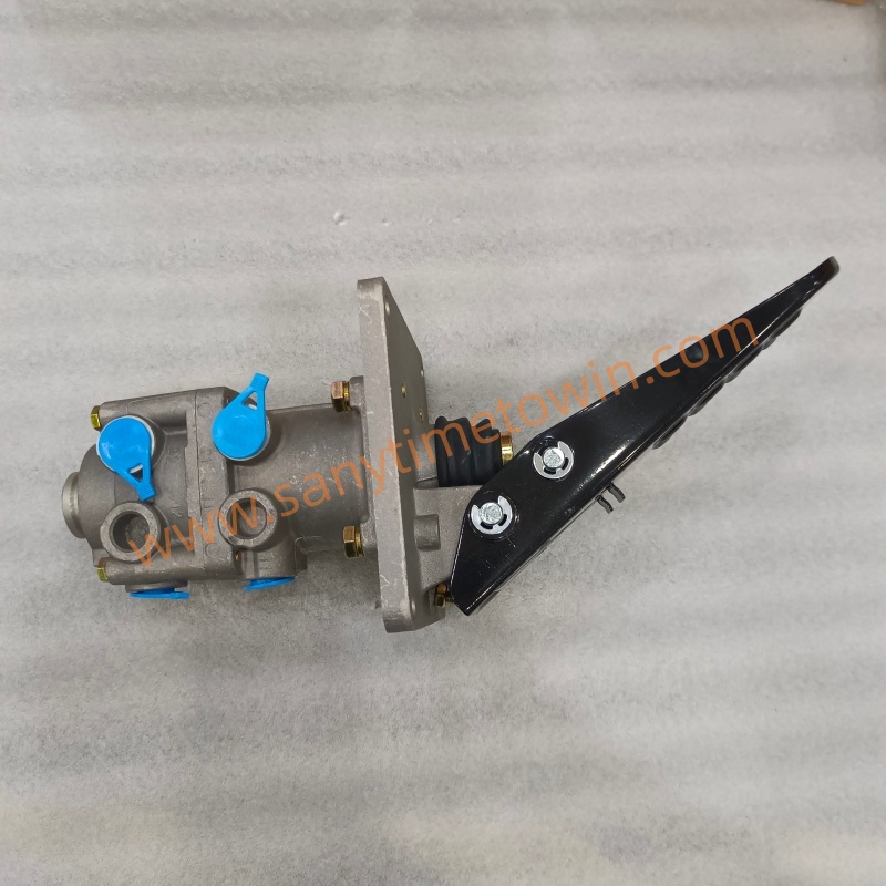 SEM Roller 520F/522F/ 526F Wheel Loader SEM636F/655F/655G genuine original spare parts W083700000B BRAKE FOOT VALVE - Image 2