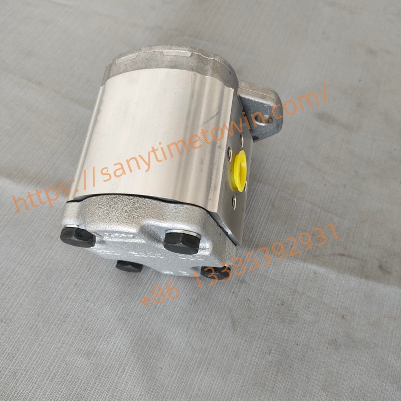 SANY Port Hoisting Crane Container Stacker SANY forklift SRSC45V5 Spare Parts B220301000639 Gear Pump - Image 2