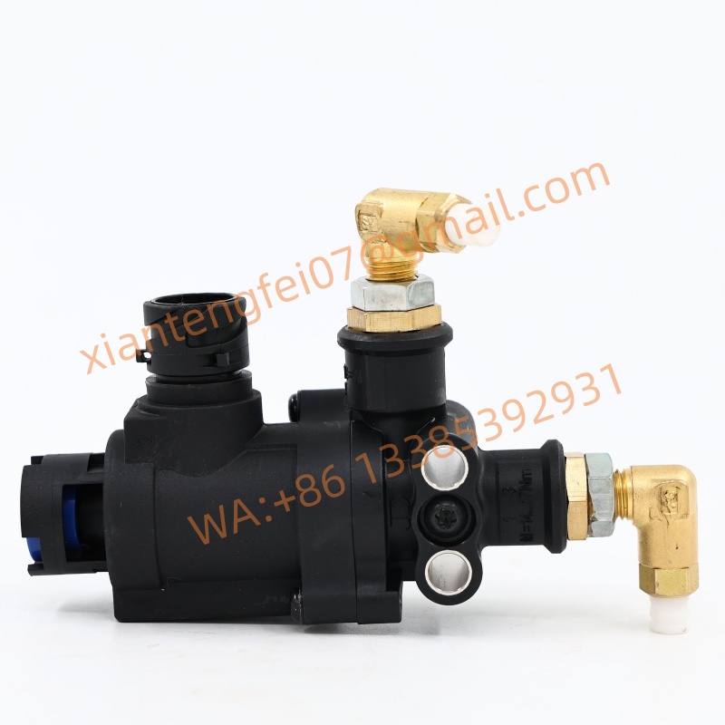 152599000290A Two-Position Three-Way Solenoid Air Valve For SANY SKT105S - Image 2
