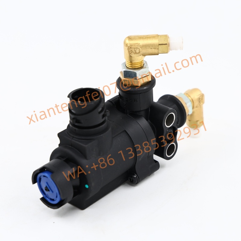 152599000290A Two-Position Three-Way Solenoid Air Valve For SANY SKT105S - Image 4